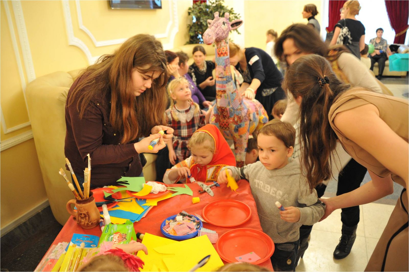 Новогодний праздник в "Иллюзионе" для деток, которых опекает выездная паллиативная служба. 11 января 2014 г.